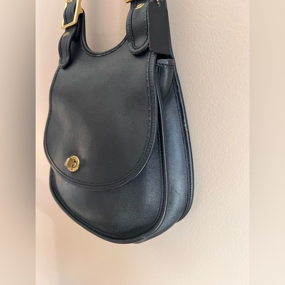 Vintage 1996 Coach Crescent Berkeley Saddlebag with Brass Hardware - Picture 4 of 16